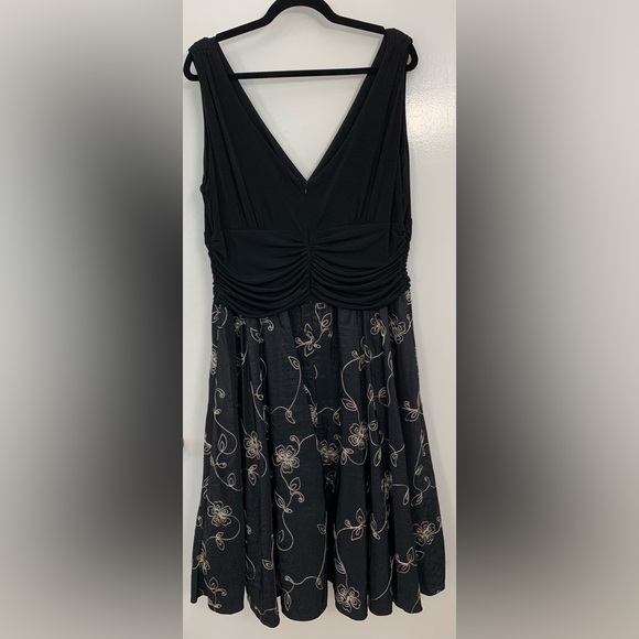 EUC Dress Barn Collection Black Cocktail Dress withh Embroidery Detail - Picture 2 of 7